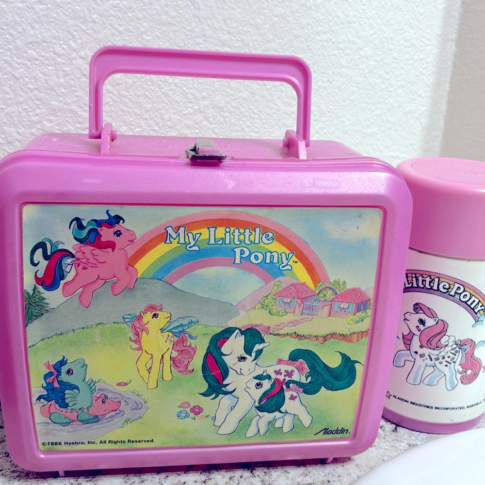 Vintage🌈💕 My little pony 1986 Aladdin plastic  lunch box with thermos.